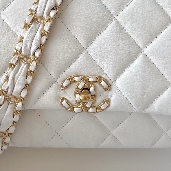 〔配件:防塵袋 99新💕】Chanel 23k hobo 19bag系列 寬鏈條豆腐包 白金 白色 金扣 褶皺牛皮 單肩 斜挎-4