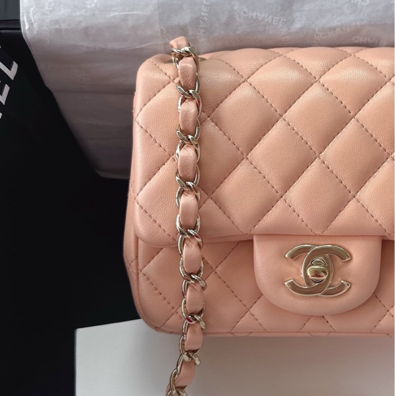 【配件：盒子、防塵袋、保卡、說明書 99新💕】Chanel 21P cf 方胖子 粉色 裸粉色 淺粉色 金扣 羊皮 手提 單肩 斜挎-4