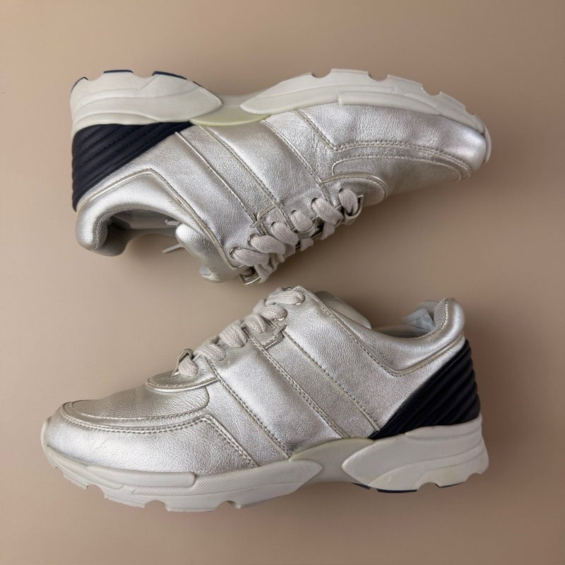 CHANEL/香奈兒 黑銀雙C系帶休閒鞋 37碼 95新 品相不錯-4