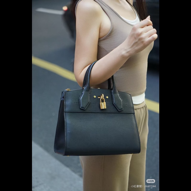 莉亞精品♡LV City Steamer MM 九新美包-2