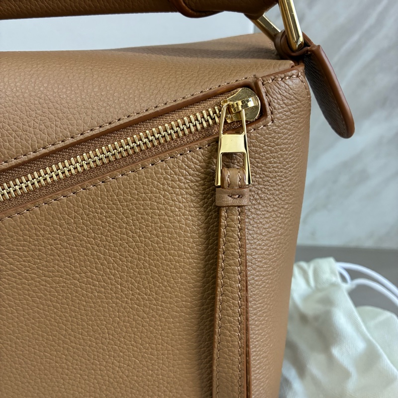 LOEWE Puzzle 小號太妃糖色幾何包全新-2