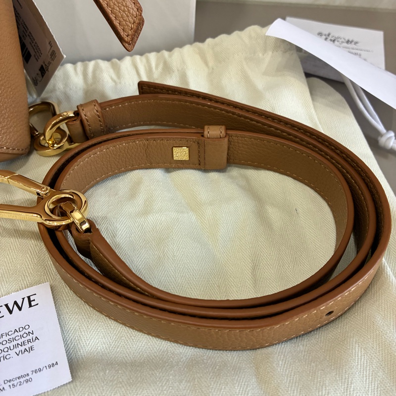 LOEWE Puzzle 小號太妃糖色幾何包全新-6