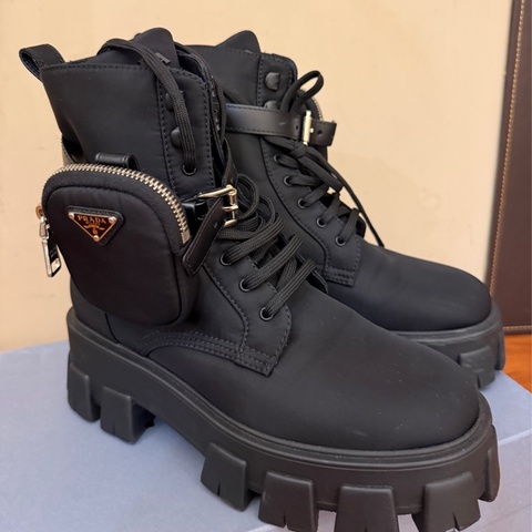 Prada 超帥中筒靴