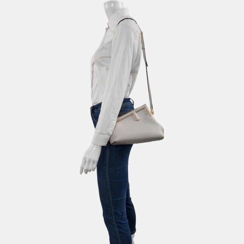 FENDI First 小號淺灰色羊皮斜挎包 金色五金 可拆卸肩帶 9.8新-1