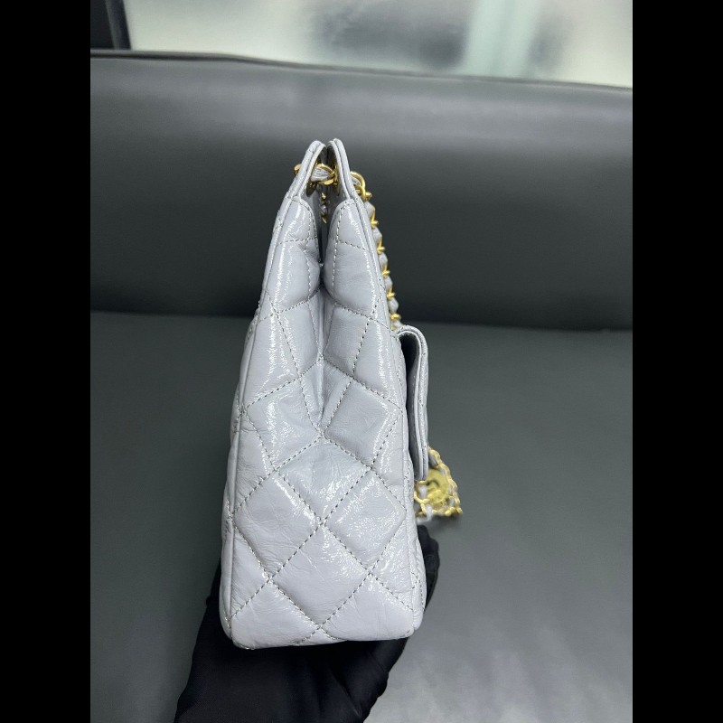 CHANEL 23b天猫精靈
灰色油蜡皮中號-4