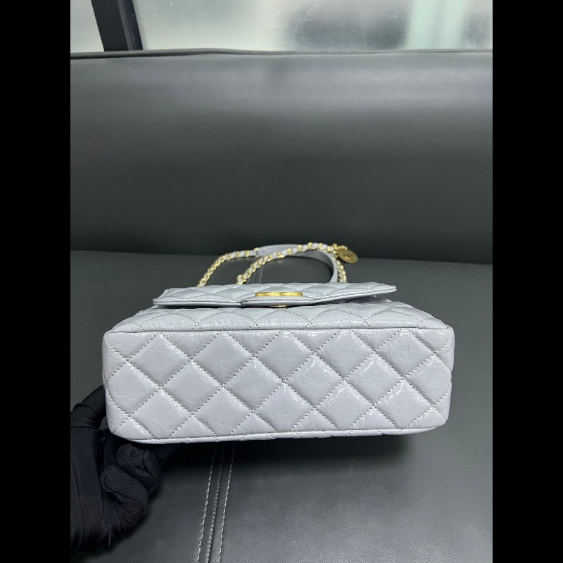 CHANEL 23b天猫精靈
灰色油蜡皮中號-5