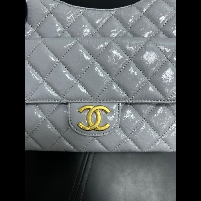 CHANEL 23b天猫精靈
灰色油蜡皮中號-6