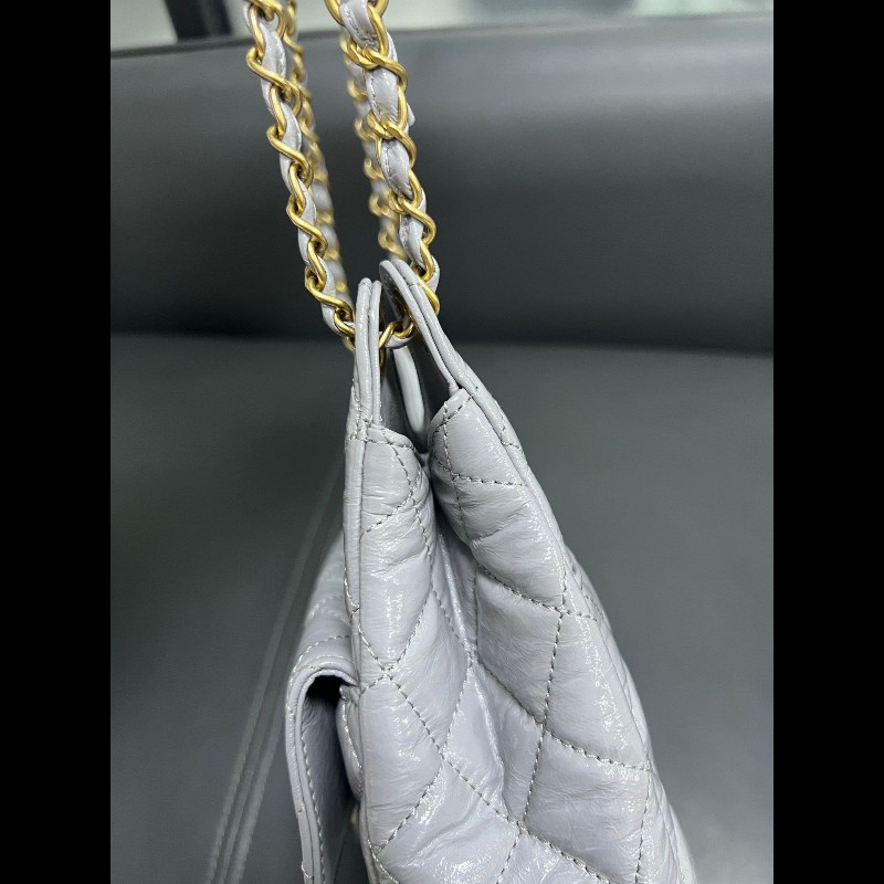 CHANEL 23b天猫精靈
灰色油蜡皮中號-10