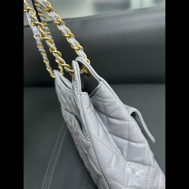 CHANEL 23b天猫精靈
灰色油蜡皮中號-12