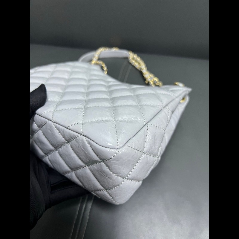 CHANEL 23b天猫精靈
灰色油蜡皮中號-16