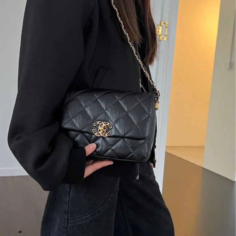 【配件:盒子、防塵袋 💕 】 Chanel 23k hobo 19bag系列 寬鏈條豆腐包 黑金 黑色 金扣 褶皺牛皮 單肩 斜挎-1