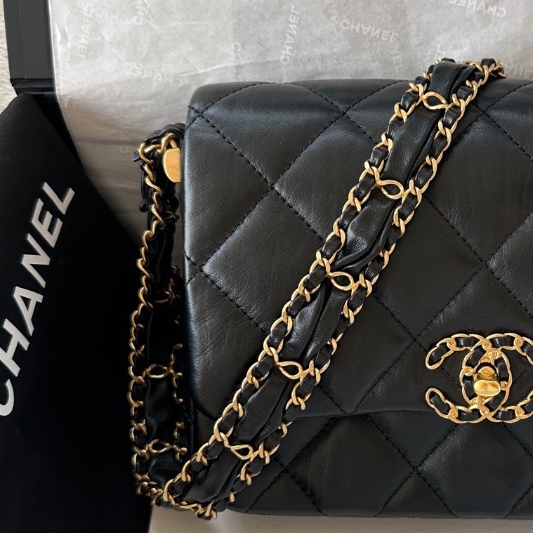 【配件:盒子、防塵袋 💕 】 Chanel 23k hobo 19bag系列 寬鏈條豆腐包 黑金 黑色 金扣 褶皺牛皮 單肩 斜挎-2