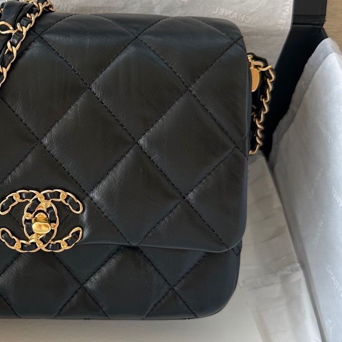 【配件:盒子、防塵袋 💕 】 Chanel 23k hobo 19bag系列 寬鏈條豆腐包 黑金 黑色 金扣 褶皺牛皮 單肩 斜挎-4