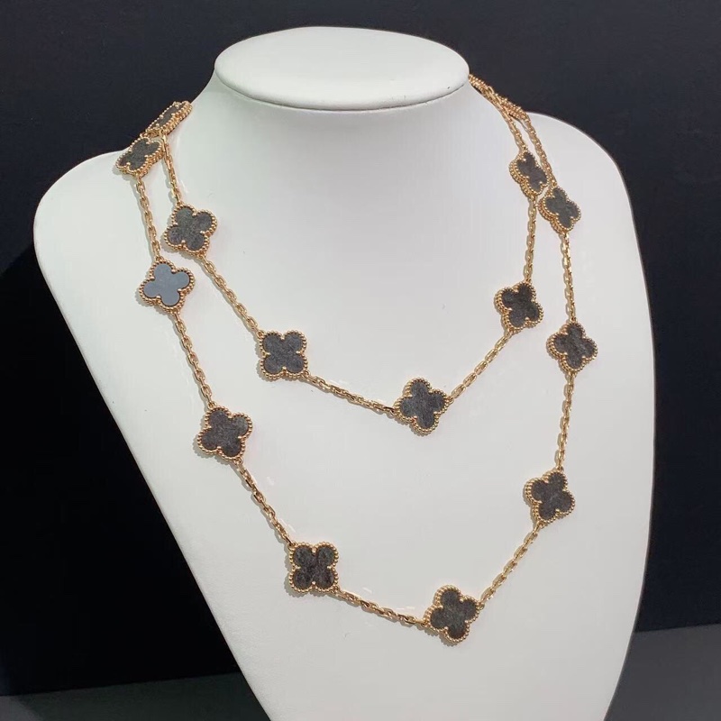 VCA梵克雅寶VIC限定款銀曜石一套二十花項鍊，銀曜石給人很神秘的感覺，不同角度呈現黑色，灰色，銀色三種顏色 23年購入-3