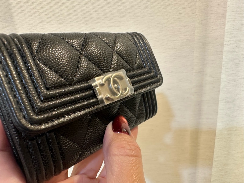 Chanel 黑荔枝皮霧銀釦Boy下蓋卡包A80603-7