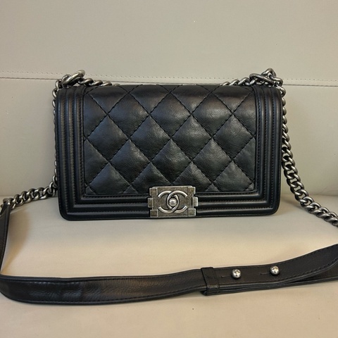 CHANEL BOY25
