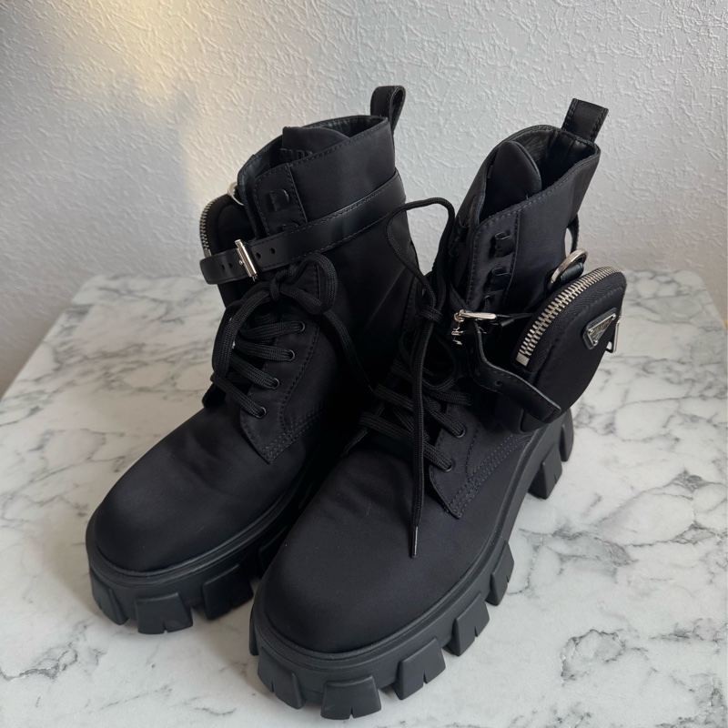 prada尼龍厚底軍靴(側邊兩個小包)-0