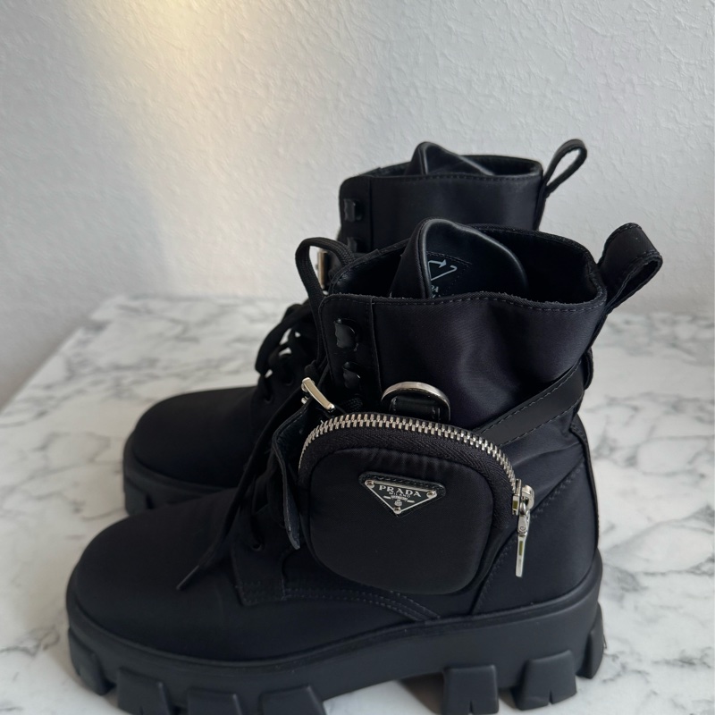 prada尼龍厚底軍靴(側邊兩個小包)-5