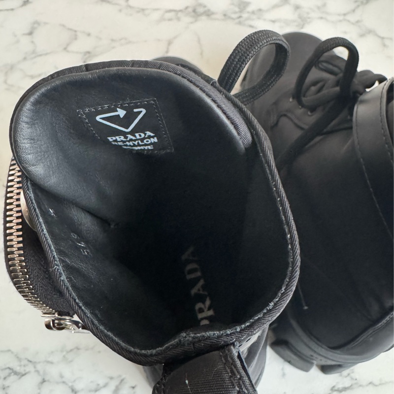 prada尼龍厚底軍靴(側邊兩個小包)-9