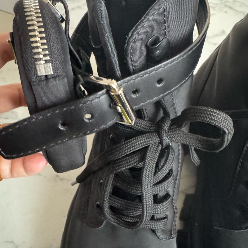 prada尼龍厚底軍靴(側邊兩個小包)-17