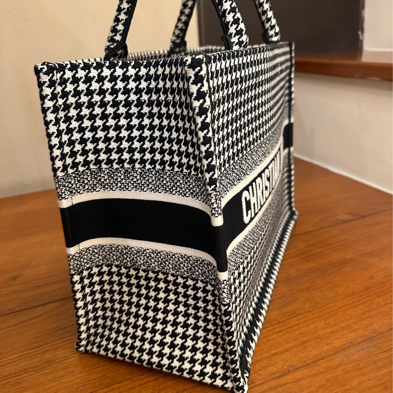 DIOR 黑白千鳥格托特包-2