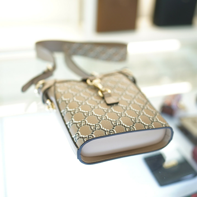 GUCCI GG Shadow迷你水桶肩背包 782919 AADQ6 8647-13