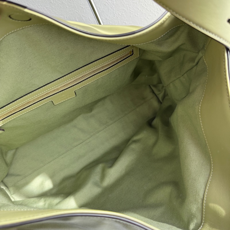 Gucci 牛油果綠超級好看的肩背包垂垂度很漂亮-11