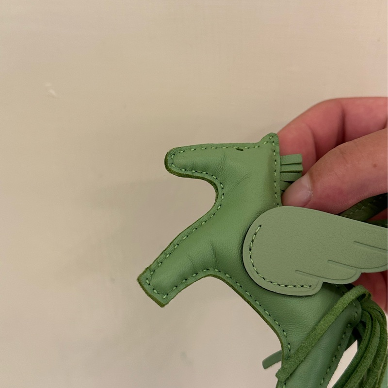 HERMES牛油果綠小馬吊飾-9