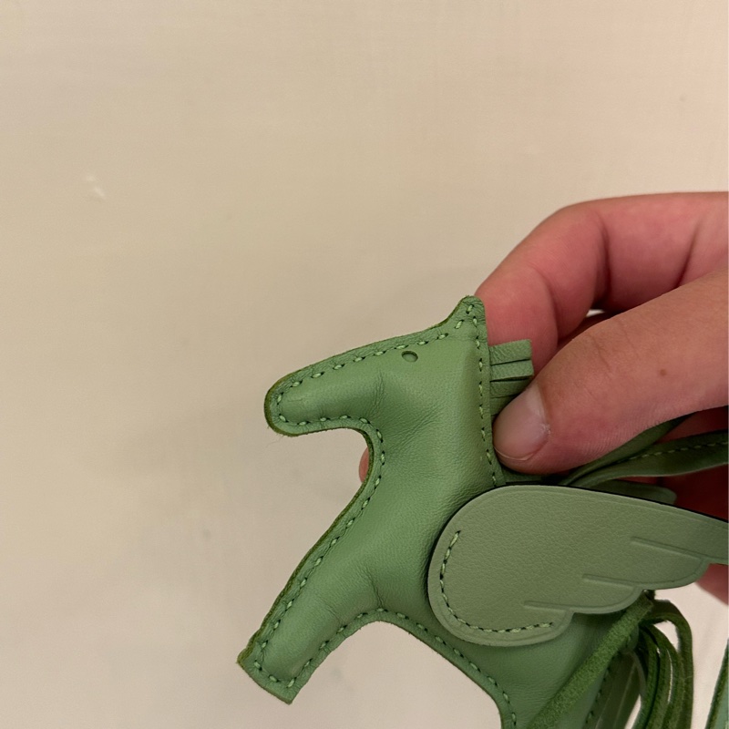 HERMES牛油果綠小馬吊飾-10