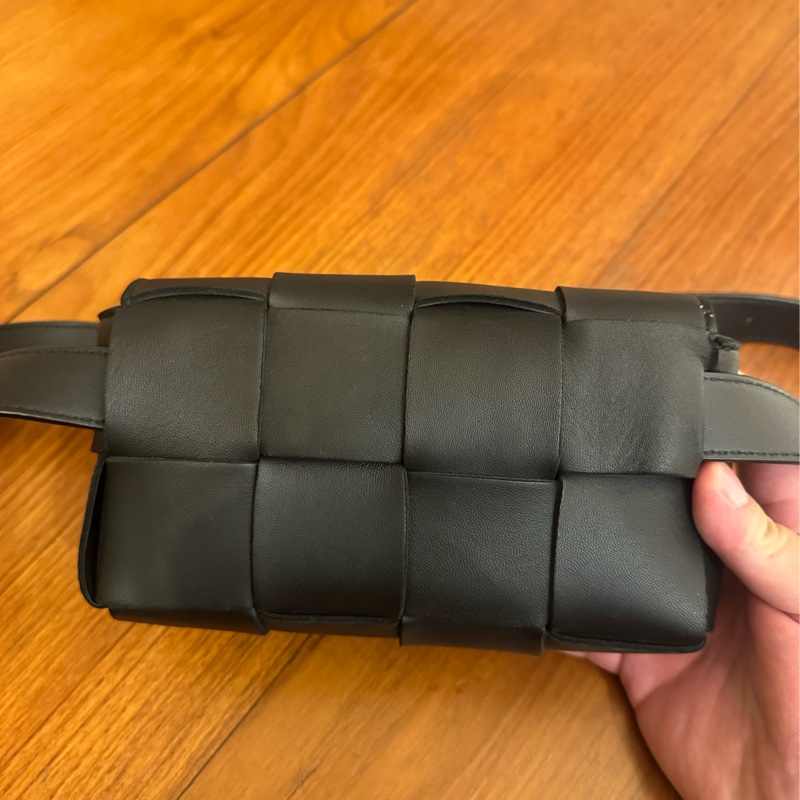 BV 黑2*4橫式腰包斜背包-5