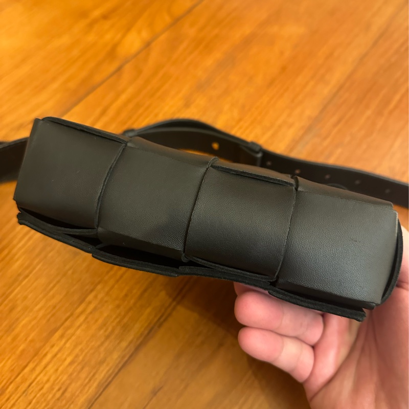 BV 黑2*4橫式腰包斜背包-6