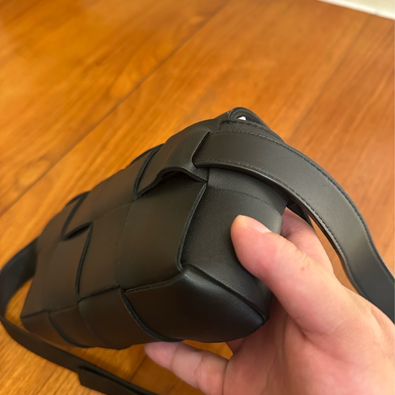 BV 黑2*4橫式腰包斜背包-10