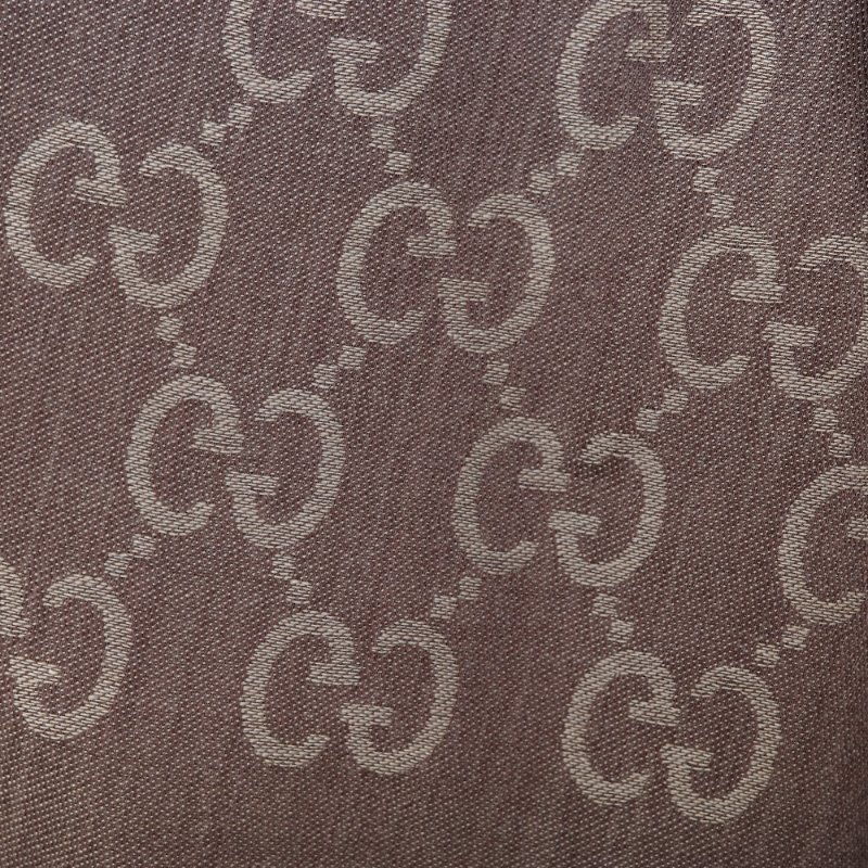 (閒置品♥️吊牌紙袋有)Gucci 古馳 經典 提花 奶棕色 GG 花紋 兩色 桑蠶絲 長款 圍巾-6