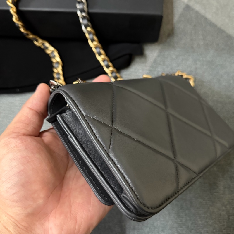 Chanel 19 WOC 雙C菱格紋雙色鍊(深灰）-5