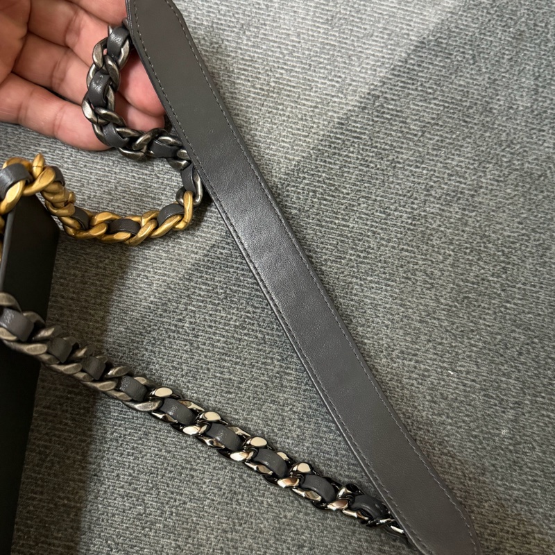 Chanel 19 WOC 雙C菱格紋雙色鍊(深灰）-17