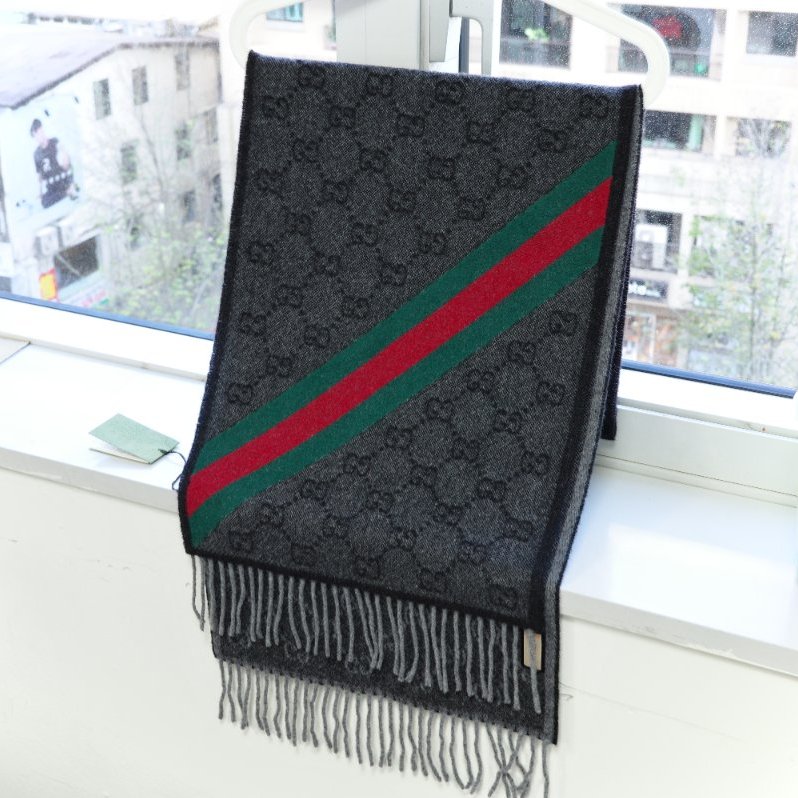 (閒置品♥️吊牌紙袋有)Gucci 古馳 碳灰色 GG 提花 羊毛 長款 圍巾-0