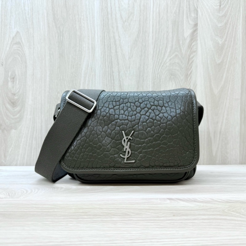 YSL咖綠色銀釦粒面小羊皮NIKI小型郵差包776611-1