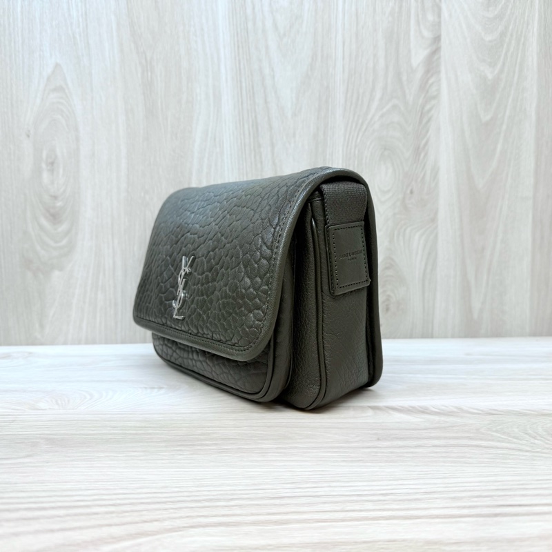 YSL咖綠色銀釦粒面小羊皮NIKI小型郵差包776611-3