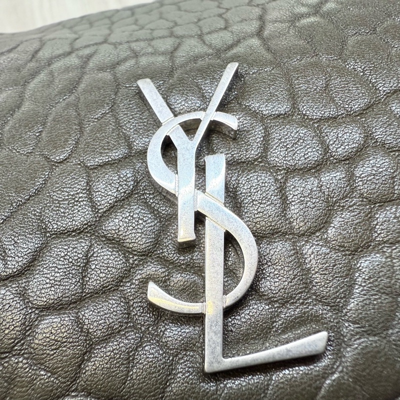 YSL咖綠色銀釦粒面小羊皮NIKI小型郵差包776611-13