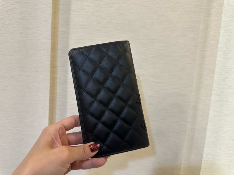 Chanel 黑牛皮拚桃紅內零錢袋7卡對開康朋長夾-1