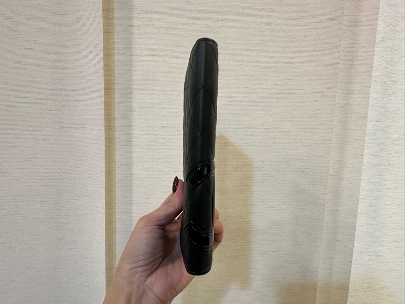 Chanel 黑牛皮拚桃紅內零錢袋7卡對開康朋長夾-2