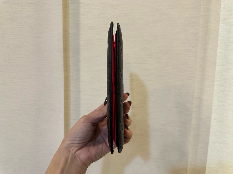 Chanel 黑牛皮拚桃紅內零錢袋7卡對開康朋長夾-3