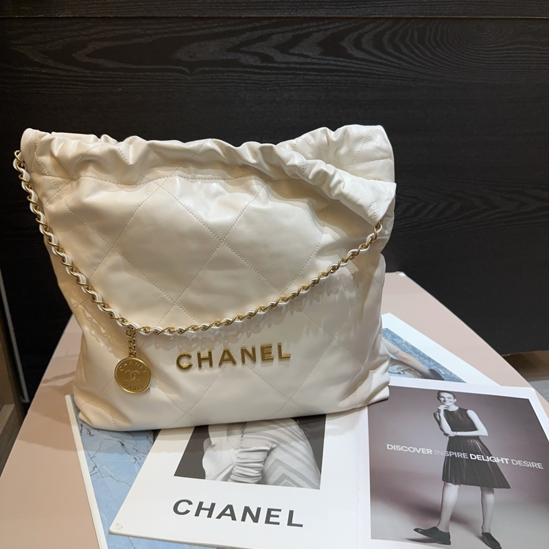 Chanel 22白牛皮金釦中號肩背托特包-0