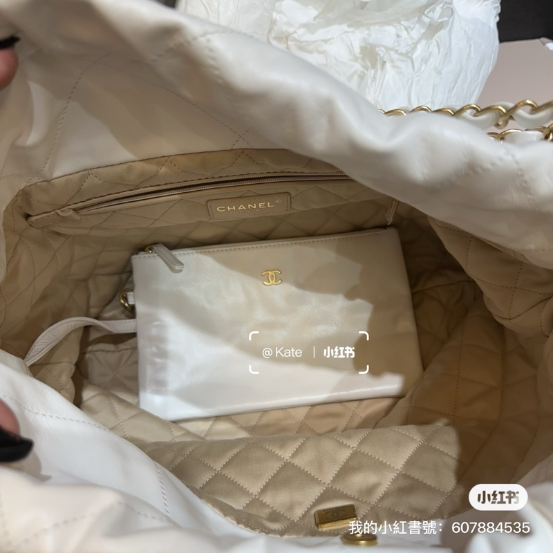 Chanel 22白牛皮金釦中號肩背托特包-5