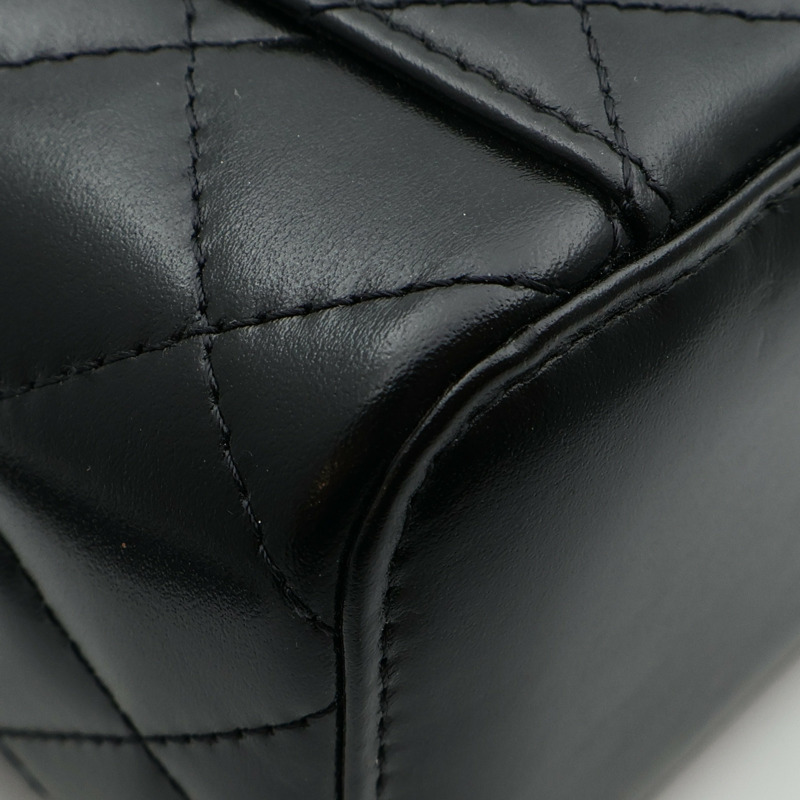 CHANEL 羊皮皮革Mini Vanity Case金扣鏈帶肩背袋-6