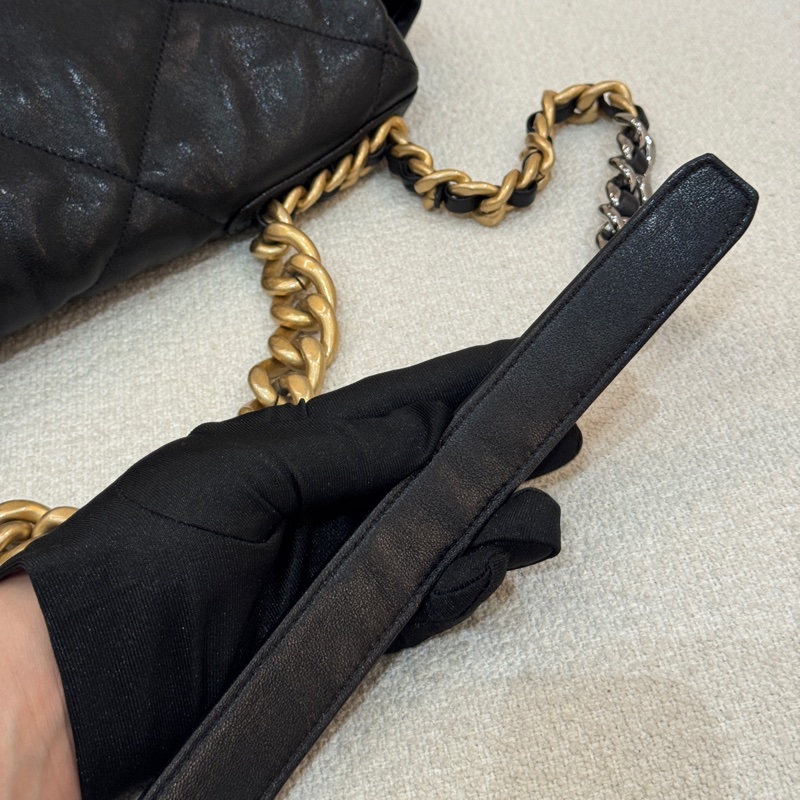 Chanel 19 bag-1