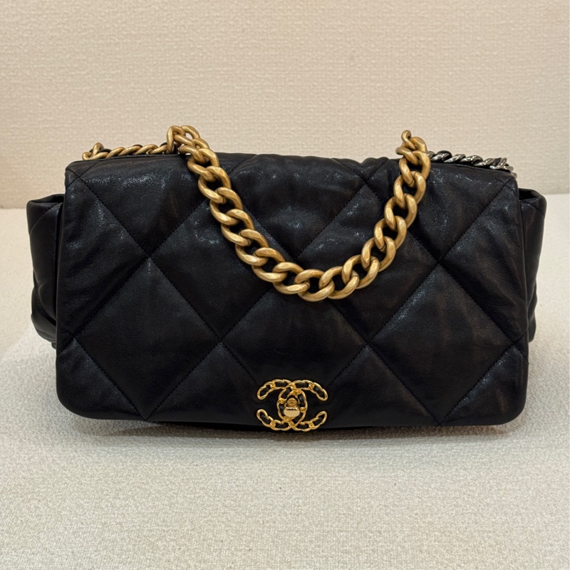 Chanel 19 bag-7