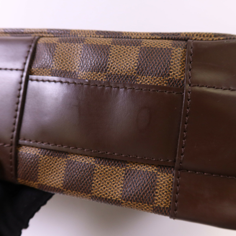 LOUIS VUITTON Damier Bastille金扣肩背袋-16