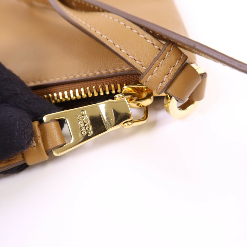 PRADA 牛皮皮革Shoulder Pouch金扣肩背袋-8