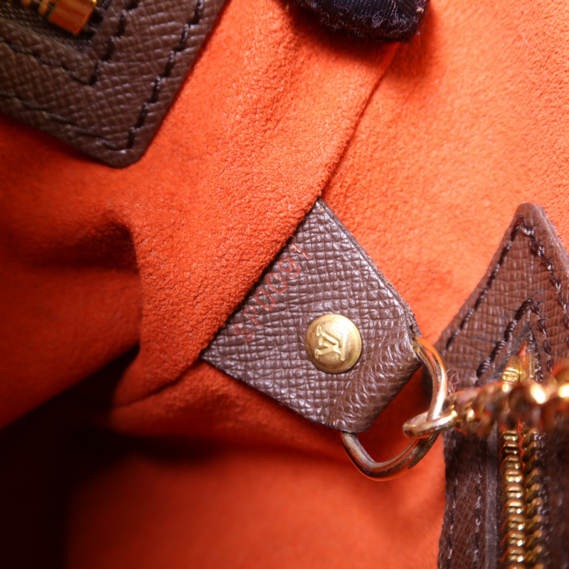 LOUIS VUITTON Damier Marais金扣肩背袋-7